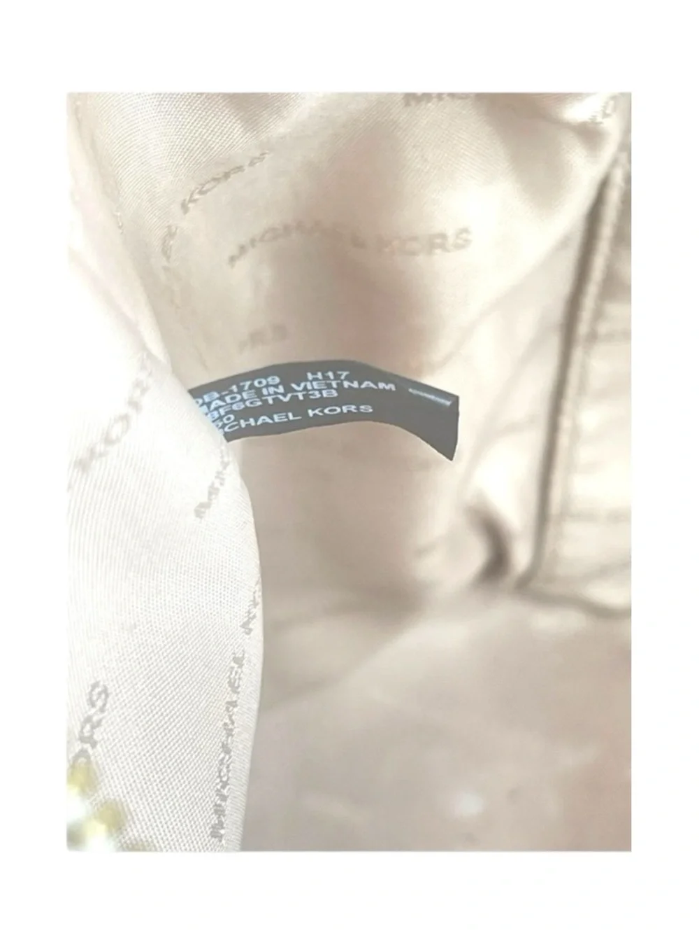 Michael Kors  Jet Set Med Logo Top Zip Tote Handbag  Vanilla Natural Leather 